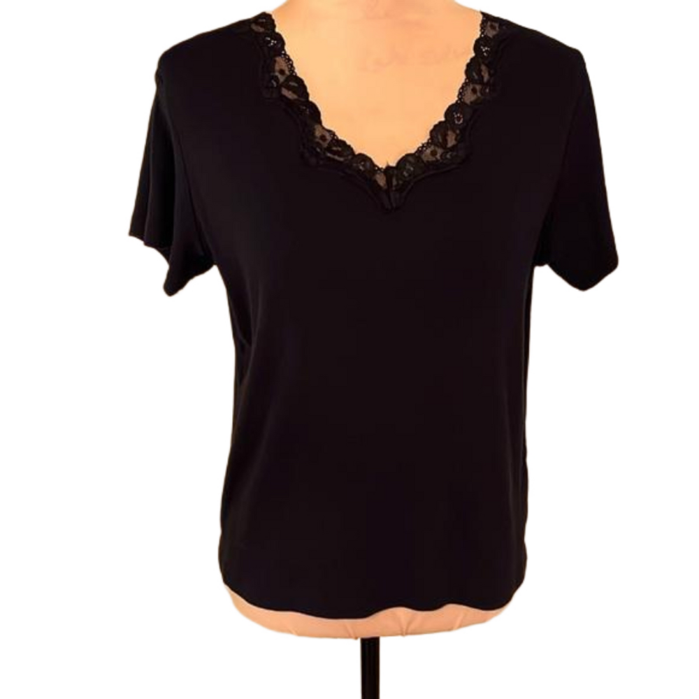 White Stag vintage lace trimmed black knit tee size medium